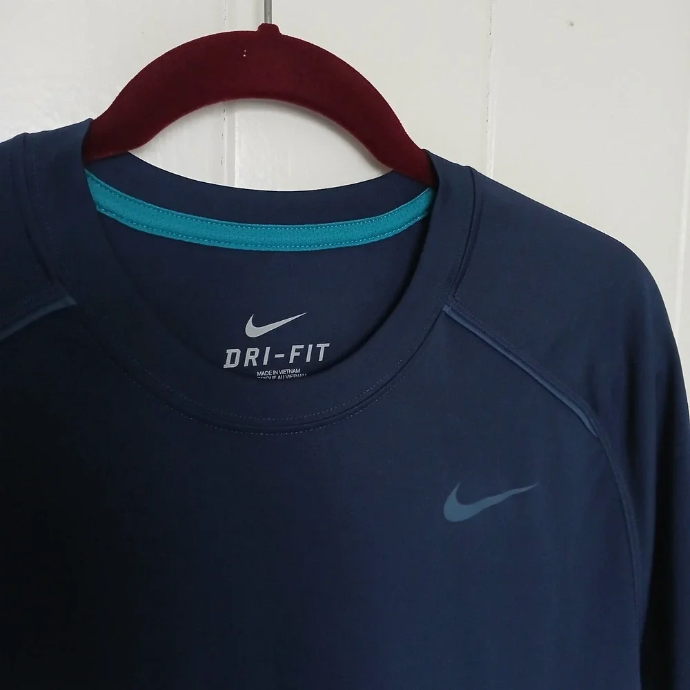 NIKE Shirt Dri-FIT Legacy Swoosh Logo Athletic Performance Men's‎ Medium Blue